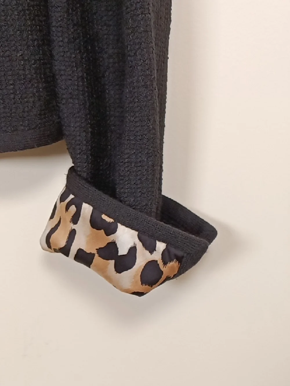 St. John Open Front Knit Jacket w/ Satin Leopard Accent Lining Size 6